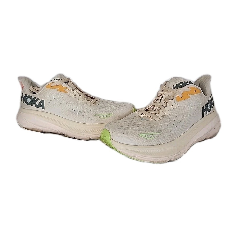 Hoka One One Clifton 9 Vanilla Astral Women's Size‎ 10 D Running Shoes.
